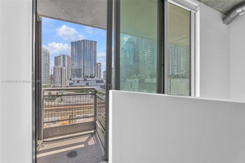 Condominio en venta en Miami, Florida, 1 dormitorio, 73.86 m2 № 2012941 - foto 18