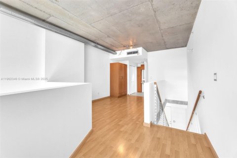 Condominio en venta en Miami, Florida, 1 dormitorio, 73.86 m2 № 2012941 - foto 12