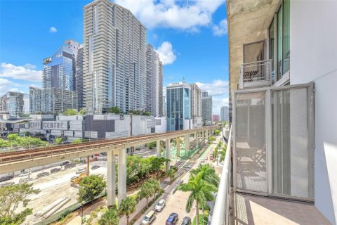 Condominio en venta en Miami, Florida, 1 dormitorio, 73.86 m2 № 2012941 - foto 19