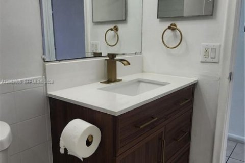 Copropriété à louer à Dania Beach, Floride: 2 chambres, 86.68 m2 № 2091289 - photo 9