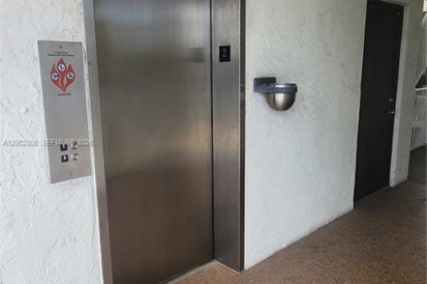 Copropriété à louer à Dania Beach, Floride: 2 chambres, 86.68 m2 № 2091289 - photo 16