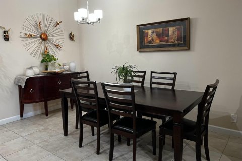 Apartamento en Port St. Lucie, Florida 2 dormitorios, 127.09 m2 № 2146093