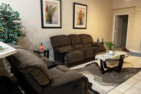 Apartamento en alquiler en Port St. Lucie, Florida, 2 dormitorios, 127.09 m2 № 2146093 - foto 2