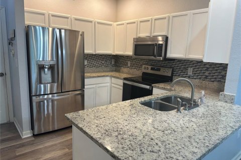 Снять в аренду таунхаус в Киссимми, Флорида 4 комнаты, 162.49м2, № 1885332 - фото 4