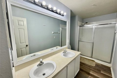 Снять в аренду таунхаус в Киссимми, Флорида 4 комнаты, 162.49м2, № 1885332 - фото 14