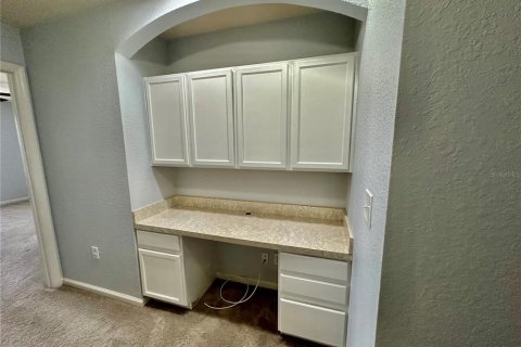 Снять в аренду таунхаус в Киссимми, Флорида 4 комнаты, 162.49м2, № 1885332 - фото 17