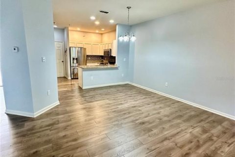 Снять в аренду таунхаус в Киссимми, Флорида 4 комнаты, 162.49м2, № 1885332 - фото 10