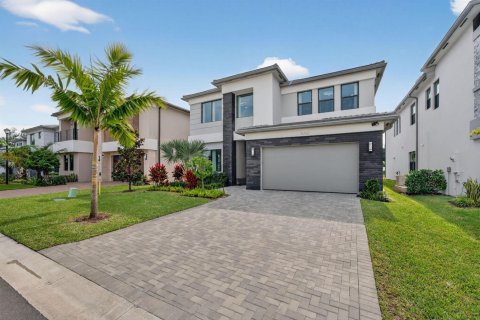 House in Boca Raton, Florida 4 bedrooms, 313.36 sq.m. № 2175983 - photo 3