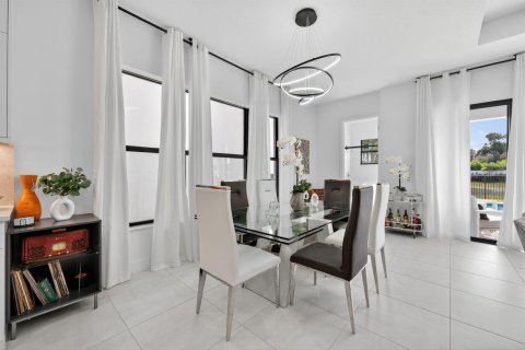 House in Boca Raton, Florida 4 bedrooms, 313.36 sq.m. № 2175983 - photo 21