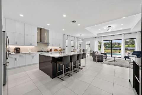 House in Boca Raton, Florida 4 bedrooms, 313.36 sq.m. № 2175983 - photo 10