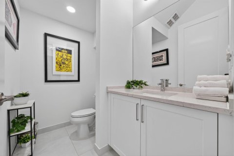 House in Boca Raton, Florida 4 bedrooms, 313.36 sq.m. № 2175983 - photo 9