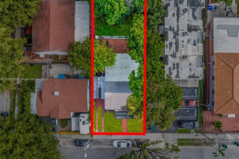 Propiedad comercial en venta en Miami, Florida № 1893455 - foto 10