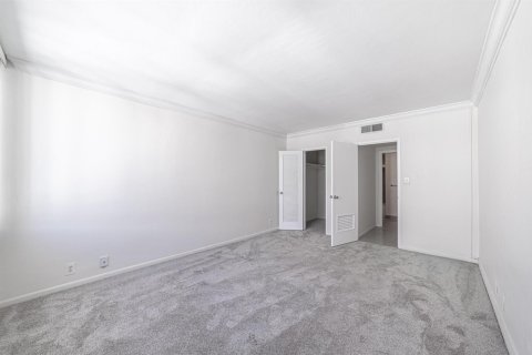 Купить кондоминиум в Майами-Бич, Флорида 3 комнаты, 77.76м2, № 2086119 - фото 17