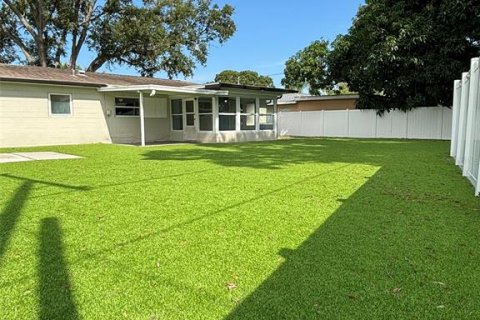 House in Kenneth City, Florida 2 bedrooms, 98.66 sq.m. № 1898748 - photo 26