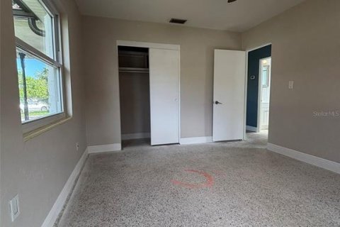 House in Kenneth City, Florida 2 bedrooms, 98.66 sq.m. № 1898748 - photo 15