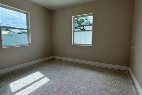 House in Kenneth City, Florida 2 bedrooms, 98.66 sq.m. № 1898748 - photo 12