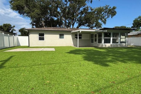 House in Kenneth City, Florida 2 bedrooms, 98.66 sq.m. № 1898748 - photo 28
