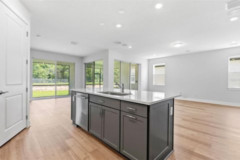 House in Spring Hill, Florida 3 bedrooms, 255.3 sq.m. № 2100869 - photo 4