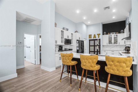 Купить виллу или дом в Пемброк-Пайнс, Флорида 4 спальни, 274.71м2, № 1991826 - фото 22