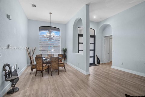 Купить виллу или дом в Пемброк-Пайнс, Флорида 4 спальни, 274.71м2, № 1991826 - фото 9