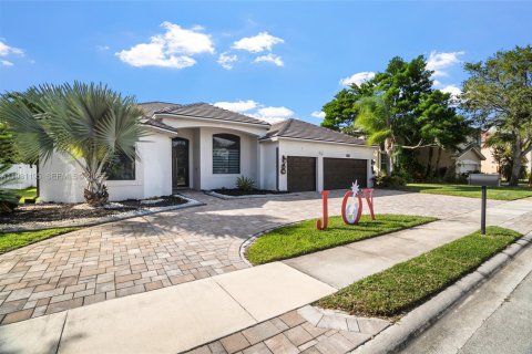 Купить виллу или дом в Пемброк-Пайнс, Флорида 4 спальни, 274.71м2, № 1991826 - фото 3