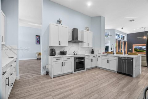 Купить виллу или дом в Пемброк-Пайнс, Флорида 4 спальни, 274.71м2, № 1991826 - фото 25