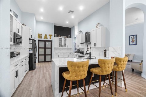 Купить виллу или дом в Пемброк-Пайнс, Флорида 4 спальни, 274.71м2, № 1991826 - фото 23