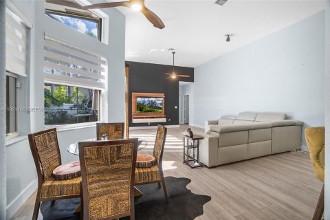 Купить виллу или дом в Пемброк-Пайнс, Флорида 4 спальни, 274.71м2, № 1991826 - фото 13