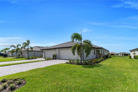 Снять в аренду виллу или дом в Истеро, Флорида 2 спальни, 145.3м2, № 1949862 - фото 5