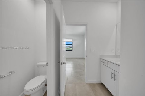 Снять в аренду виллу или дом в Истеро, Флорида 2 спальни, 145.3м2, № 1949862 - фото 28