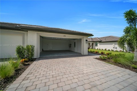 Снять в аренду виллу или дом в Истеро, Флорида 2 спальни, 145.3м2, № 1949862 - фото 10