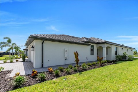 Снять в аренду виллу или дом в Истеро, Флорида 2 спальни, 145.3м2, № 1949862 - фото 6