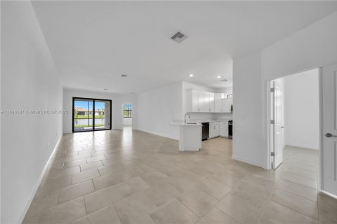 Снять в аренду виллу или дом в Истеро, Флорида 2 спальни, 145.3м2, № 1949862 - фото 18