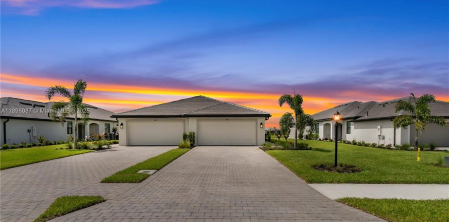 Дом в Истеро, Флорида 2 спальни, 145.3м2 № 1949862