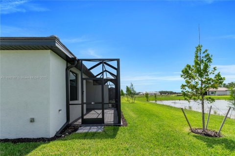 Снять в аренду виллу или дом в Истеро, Флорида 2 спальни, 145.3м2, № 1949862 - фото 7