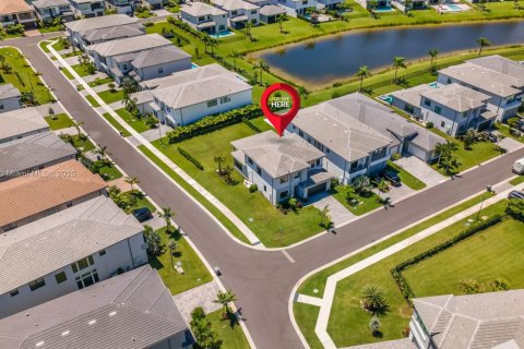 House in Boca Raton, Florida 4 bedrooms, 304.91 sq.m. № 1891135 - photo 3