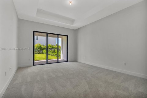 House in Boca Raton, Florida 4 bedrooms, 304.91 sq.m. № 1891135 - photo 27
