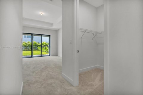 House in Boca Raton, Florida 4 bedrooms, 304.91 sq.m. № 1891135 - photo 21