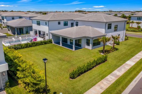 House in Boca Raton, Florida 4 bedrooms, 304.91 sq.m. № 1891135 - photo 4