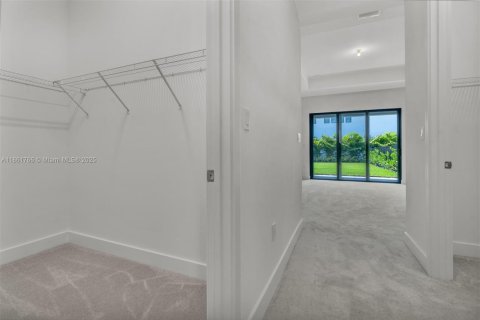 House in Boca Raton, Florida 4 bedrooms, 304.91 sq.m. № 1891135 - photo 22