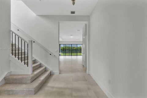 House in Boca Raton, Florida 4 bedrooms, 304.91 sq.m. № 1891135 - photo 18