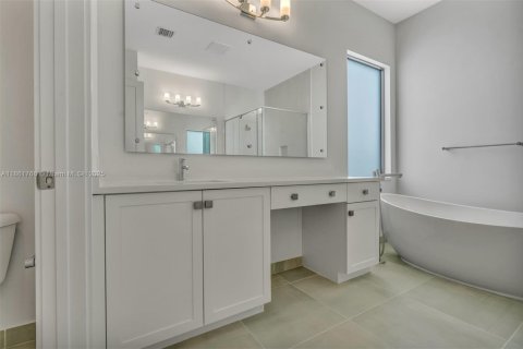 House in Boca Raton, Florida 4 bedrooms, 304.91 sq.m. № 1891135 - photo 25