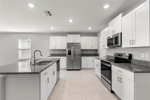 House in Wesley Chapel, Florida 5 bedrooms, 269.6 sq.m. № 1797279 - photo 4