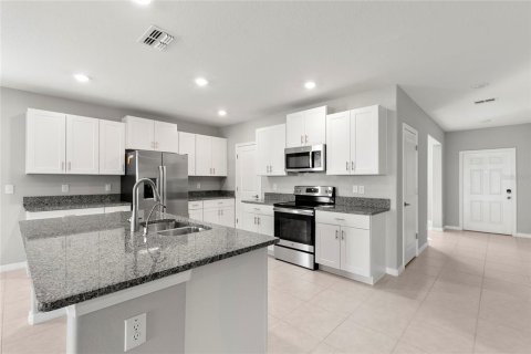 House in Wesley Chapel, Florida 5 bedrooms, 269.6 sq.m. № 1797279 - photo 5