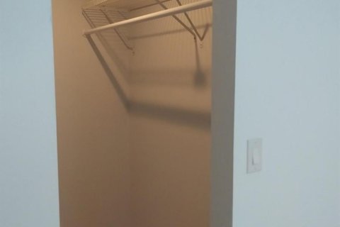 Condo in Palm Springs, Florida, 1 bedroom  № 2170043 - photo 23