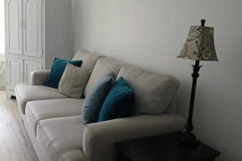 Condo in Palm Springs, Florida, 1 bedroom  № 2170043 - photo 18