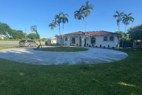 Casa en venta en Miami, Florida, 4 dormitorios № 1891881 - foto 4