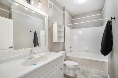 Condo in Tampa, Florida, 2 bedrooms  № 1526391 - photo 21