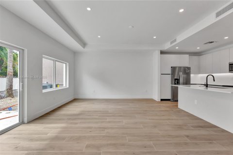 Condo in Coral Springs, Florida, 3 bedrooms  № 1830515 - photo 11