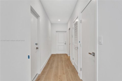 Condo in Coral Springs, Florida, 3 bedrooms  № 1830515 - photo 3